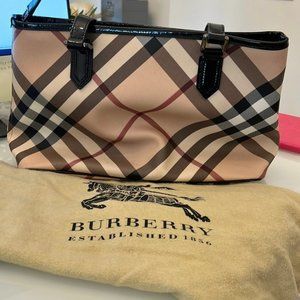 Burberry tote